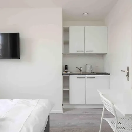 Urban Oasis With Queen Bed And View Be-42 Zurich